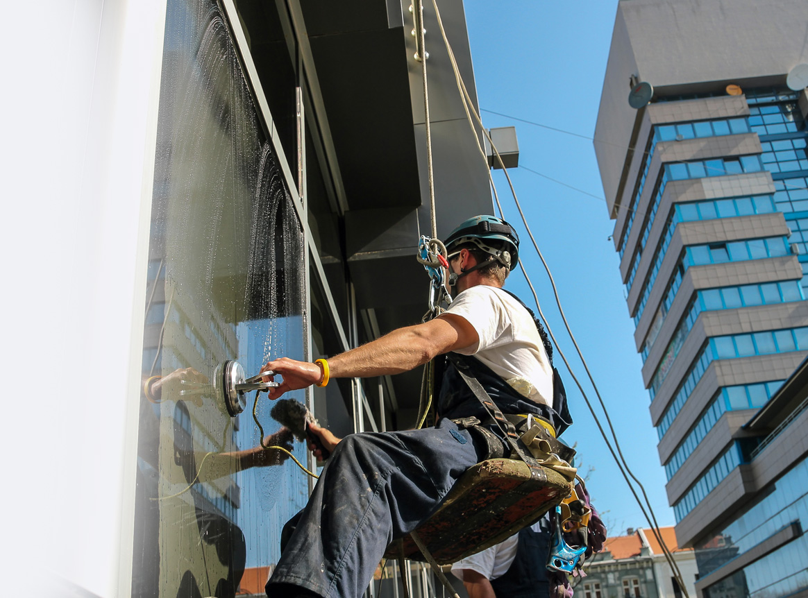 Mycie bloków, elewacji bloku – czysto, schludnie, z klasą